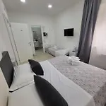 فندق مبيت وإفطار New Era 4*